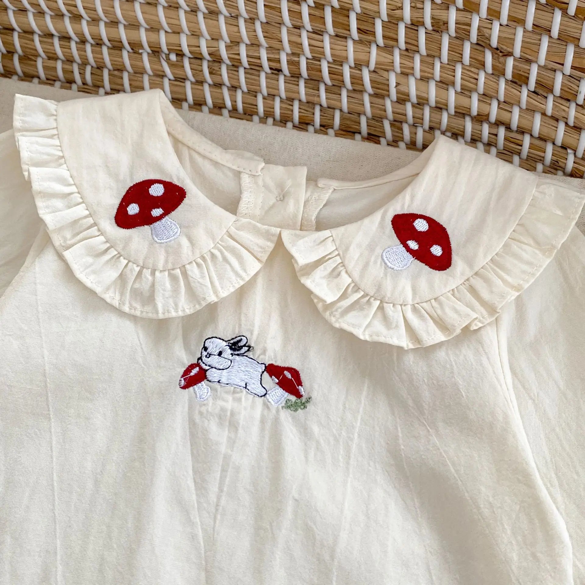 -ベビートップス 長袖ビッグ襟ブラウス きのこうさぎ刺繍【mh0006397】 - mamahalo shop - 長袖シャツ・ブラウス -  べビー服 - 子供服 - 男の子 - 女の子