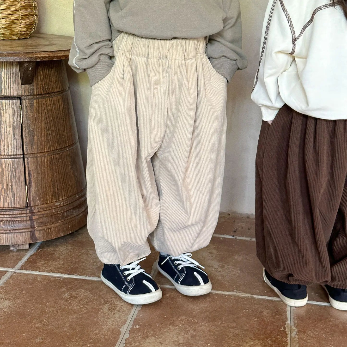 -キッズパンツ コーデュロイルーズロングバルーンパンツ 2カラー【mh0006707】 - mamahalo shop - ロングパンツ・スウェットパンツ -  べビー服 - 子供服 - 男の子 - 女の子