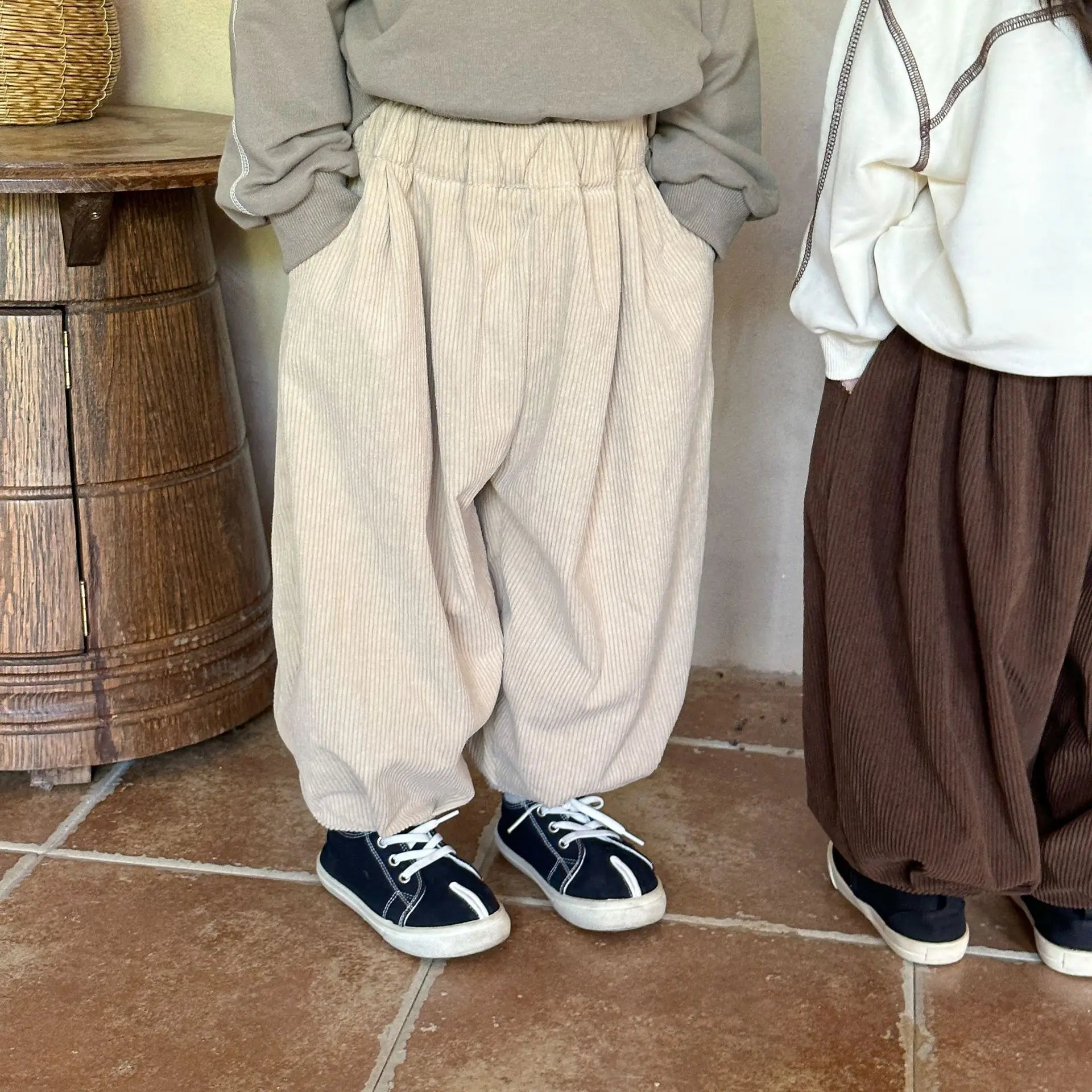 -キッズパンツ コーデュロイルーズロングバルーンパンツ 2カラー【mh0006707】 - mamahalo shop - ロングパンツ・スウェットパンツ -  べビー服 - 子供服 - 男の子 - 女の子