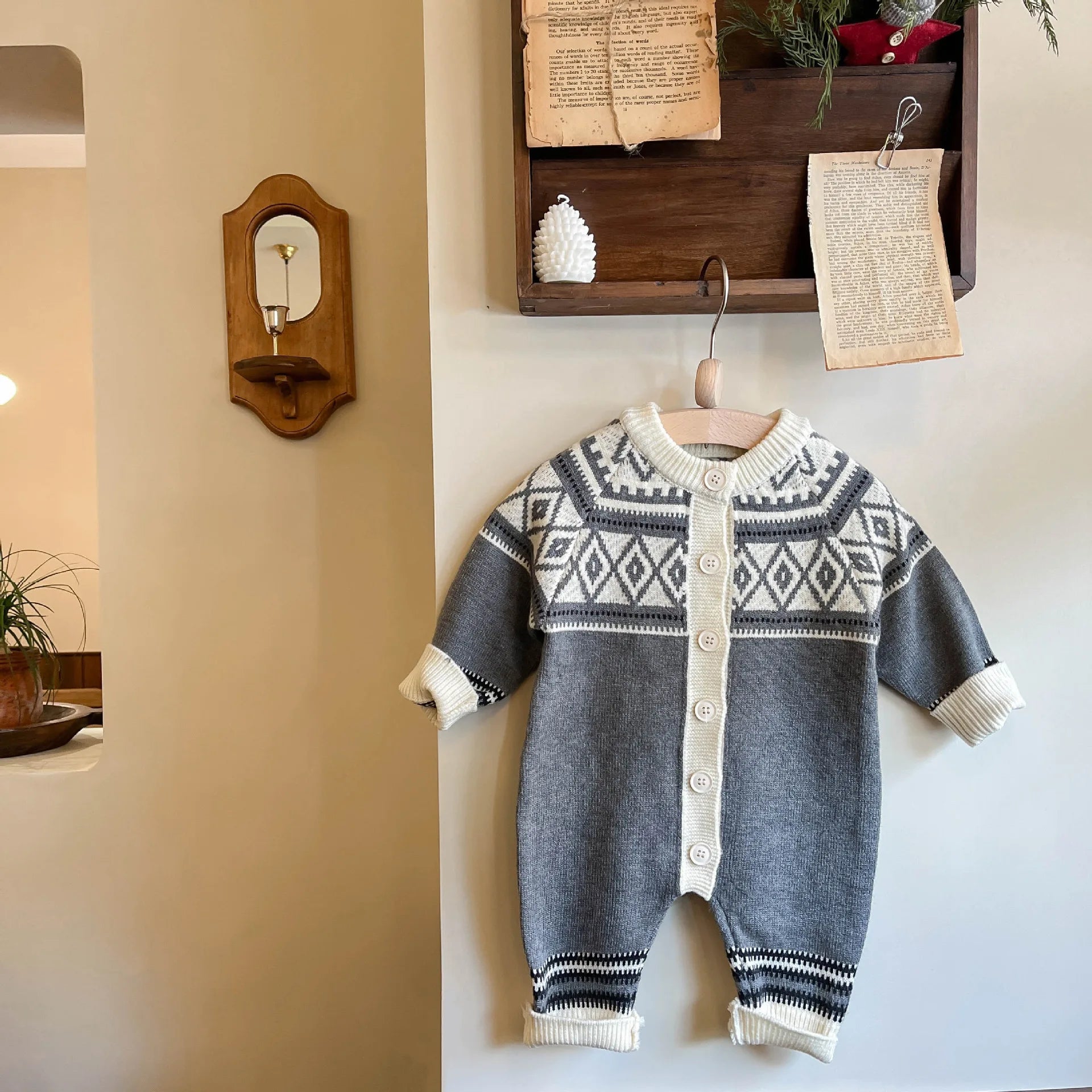 -ベビーロンパース ニット長袖ジャンプスーツ ダイヤモンドトライバル柄 グレー【mh0004408】 - mamahalo shop - 長袖ロンパース -  べビー服 - 子供服 - 男の子 - 女の子