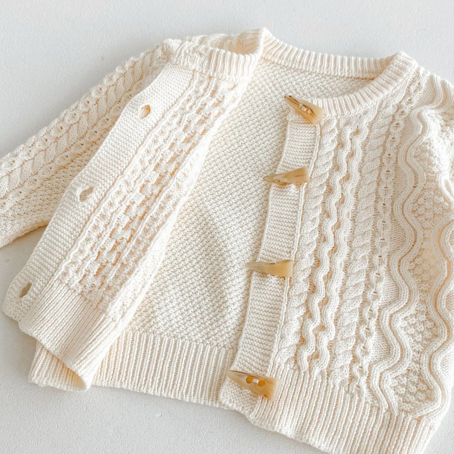 -キッズカーディガン ニットジャケット ダッフルボタン トグルボタン 2カラー【mh0006645】 - mamahalo shop - カーディガン・パーカー -  べビー服 - 子供服 - 男の子 - 女の子