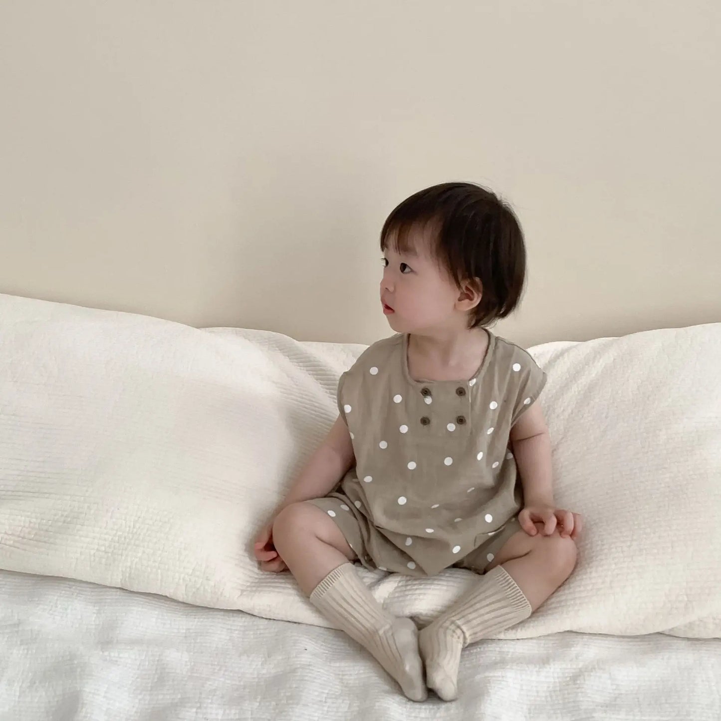 -ベビーロンパース ショートスリーブジャンプスーツ 水玉ドットプリント 2カラー【mh0004998】 - mamahalo shop - ノースリーブロンパース -  べビー服 - 子供服 - 男の子 - 女の子