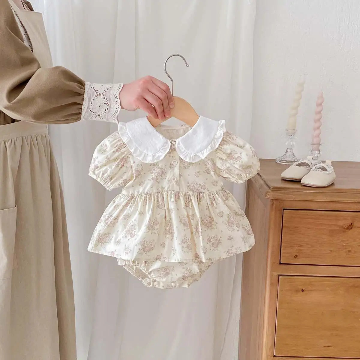-ベビーロンパース 半袖パフスリーブ フリル丸襟ブラウス スカートボディスーツ アプリコット - mamahalo shop - 半袖ロンパース -  べビー服 - 子供服 - 男の子 - 女の子