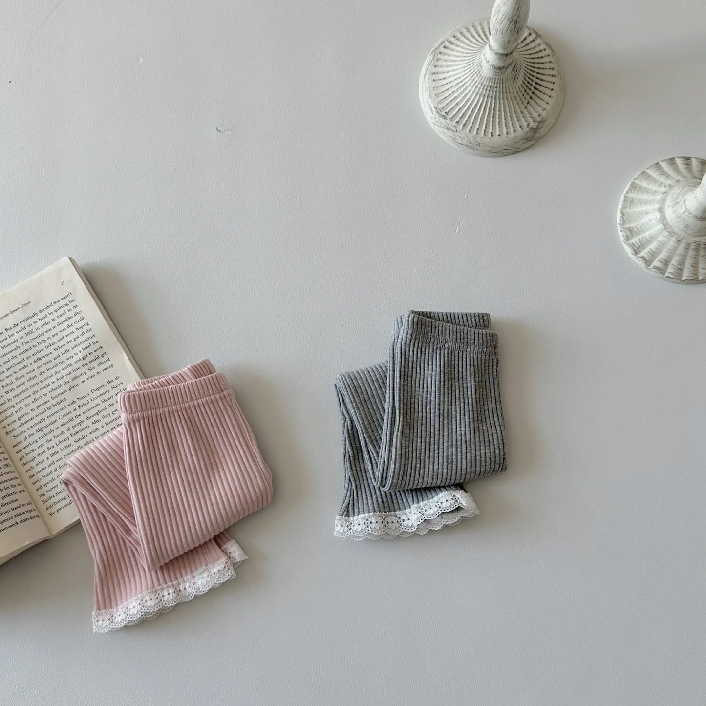 -ベビーパンツ レギンスパンツ 裾レース シンプルベーシック 2カラー【mh0006400】 - mamahalo shop - レギンスパンツ -  べビー服 - 子供服 - 男の子 - 女の子