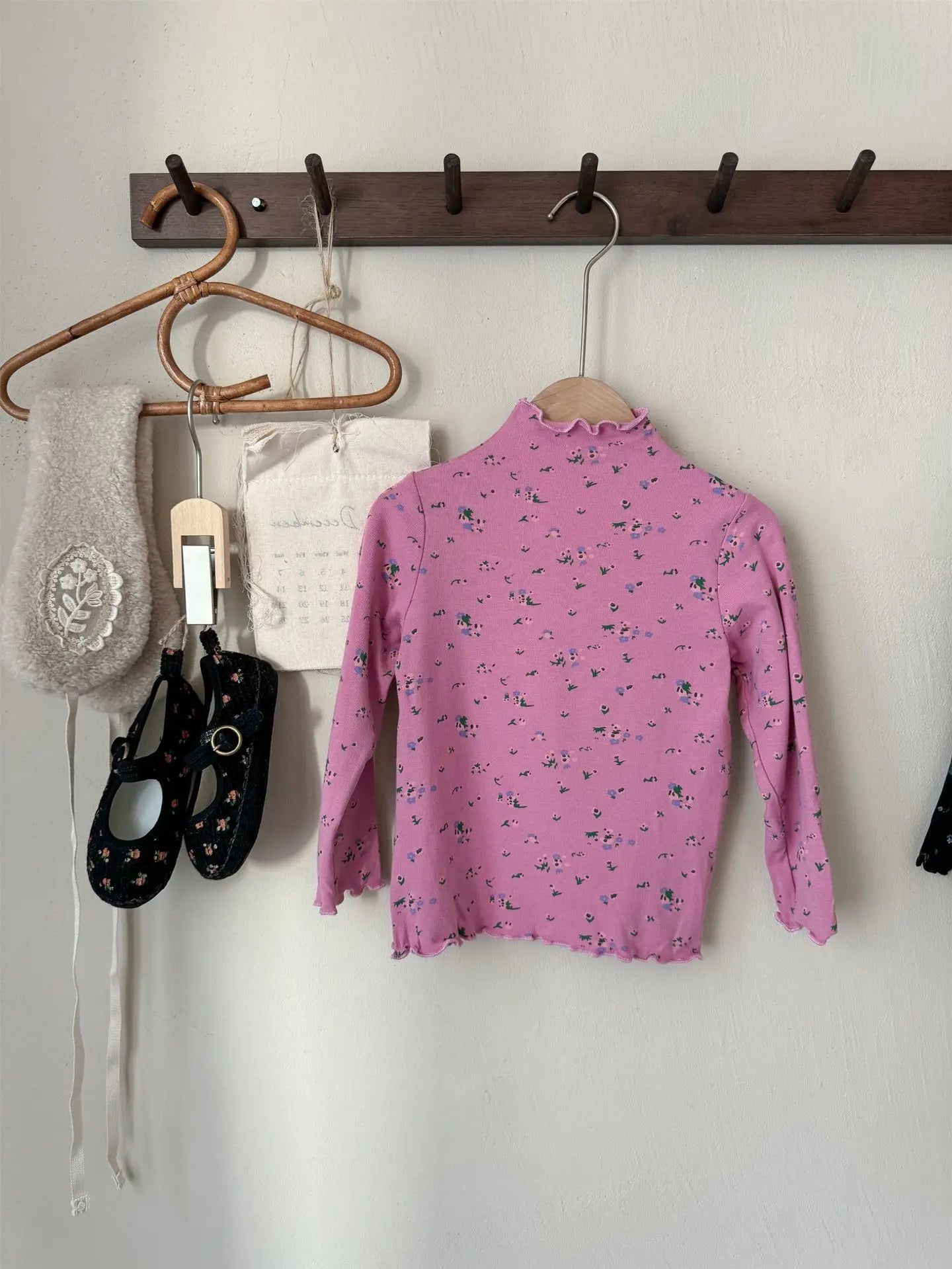 -キッズトップス フリルボトルネックフラワープリント長袖Tシャツ 5カラー【mh0007159】 - mamahalo shop - 長袖Tシャツ -  べビー服 - 子供服 - 男の子 - 女の子