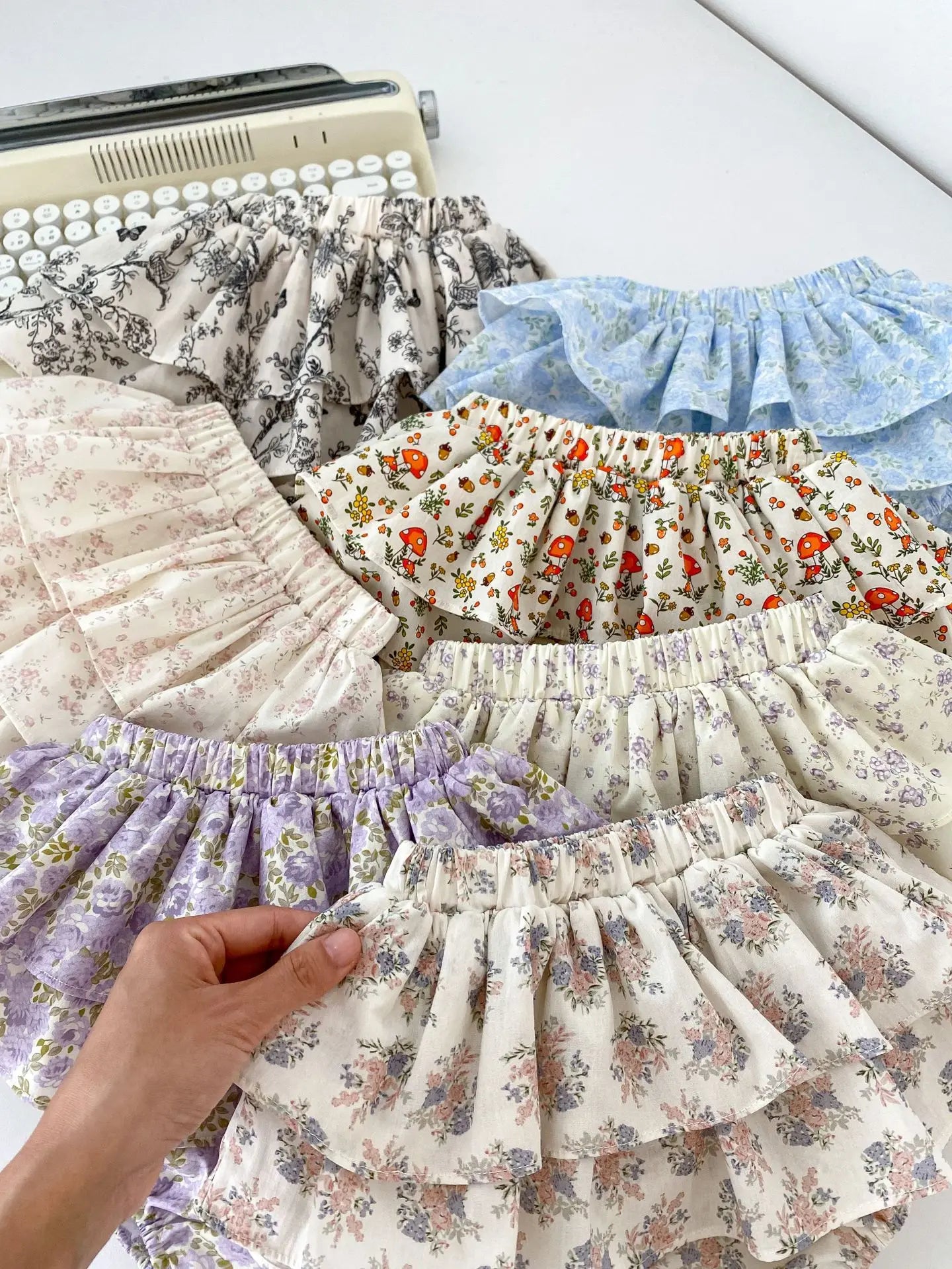 -ベビーセットアップ 2点セット サークル襟ノースリーブトップス+フリルフラワーブルマパンツ 5カラー - mamahalo shop - ノースリーブセットアップ -  べビー服 - 子供服 - 男の子 - 女の子