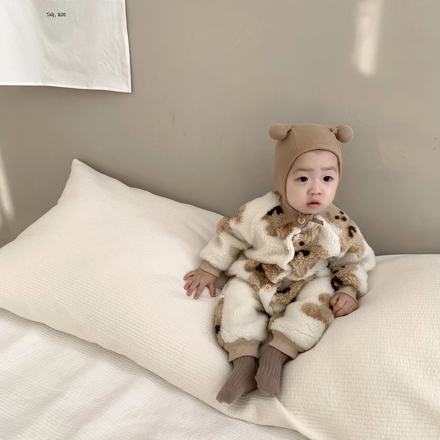 -ベビーアウタージャンプスーツ クマベアプリント ボアフリース長袖ロンパース 2カラー ユニセックス 男の子 女の子 子供服【mh0003332】 - mamahalo shop - アウタージャンプスーツ -  べビー服 - 子供服 - 男の子 - 女の子