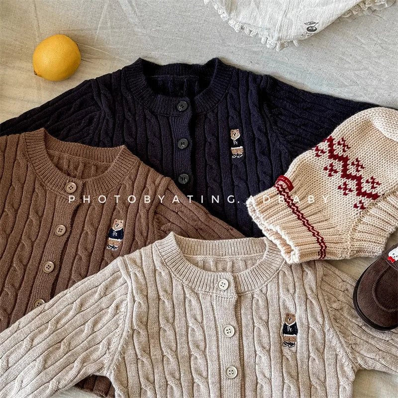 -キッズカーディガン ニットジャケット ベアくま刺繍ワンポイント 3カラー - mamahalo shop - カーディガン・パーカー -  べビー服 - 子供服 - 男の子 - 女の子