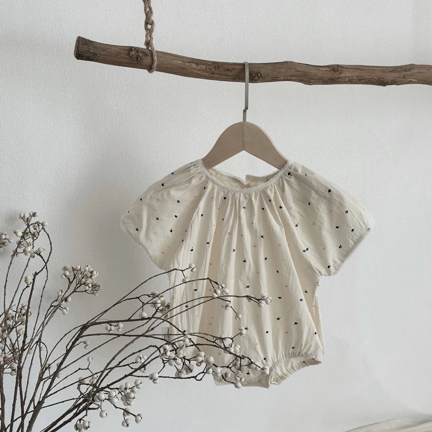 -ベビーロンパース 半袖ルーズボディスーツ カラフル刺繍【mh0006299】 - mamahalo shop - 半袖ロンパース -  べビー服 - 子供服 - 男の子 - 女の子