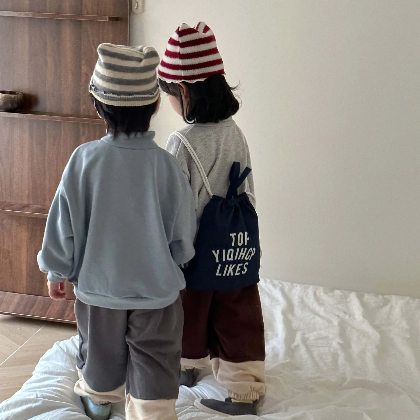 -キッズトップス ハーフジップ スウェットシャツ レターロゴ刺繍 2カラー - mamahalo shop - トレーナー・フーディ -  べビー服 - 子供服 - 男の子 - 女の子