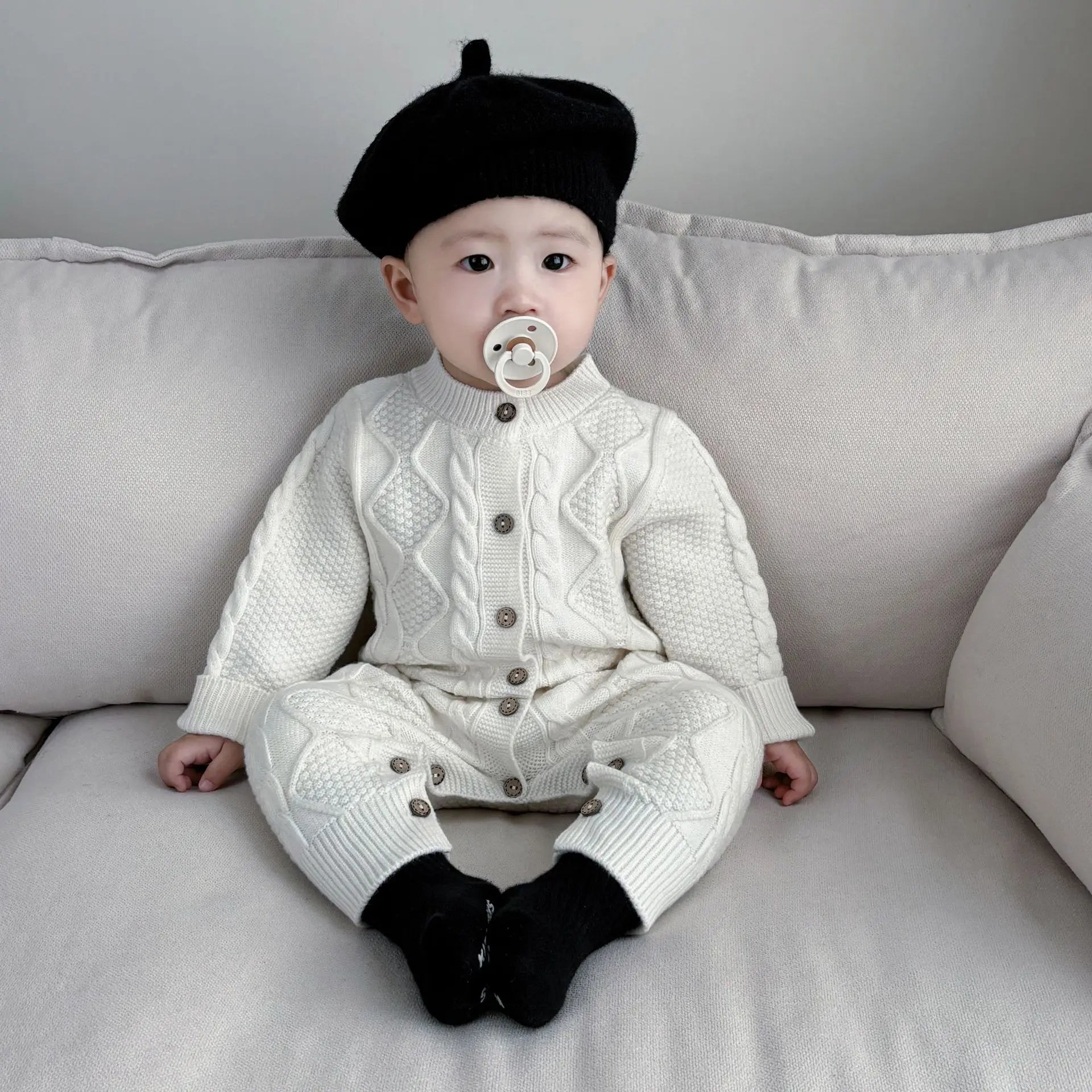 -ベビーロンパース 長袖ニットジャンプスーツ アランニットケーブル編み ホワイト/カーキ/2カラー【mh0004410】 - mamahalo shop - 長袖ロンパース -  べビー服 - 子供服 - 男の子 - 女の子