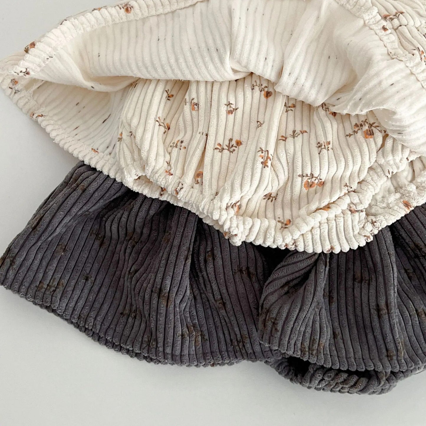 -ベビーサスペンダースカート パンツインスカート ブルマ コーデュロイ 長袖ブラウス グレー アプリコット 2カラー ガールズ 女の子 子供服 - mamahalo shop - ブルマパンツ -  べビー服 - 子供服 - 男の子 - 女の子