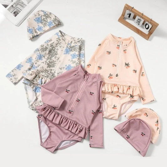 -キッズ水着 ガールズ 長袖ジップアップ ワンピース+帽子セット フリル フラワー花柄プリント スイムウェア【mh0005976】 - mamahalo shop - ベビー用水着 -  べビー服 - 子供服 - 男の子 - 女の子