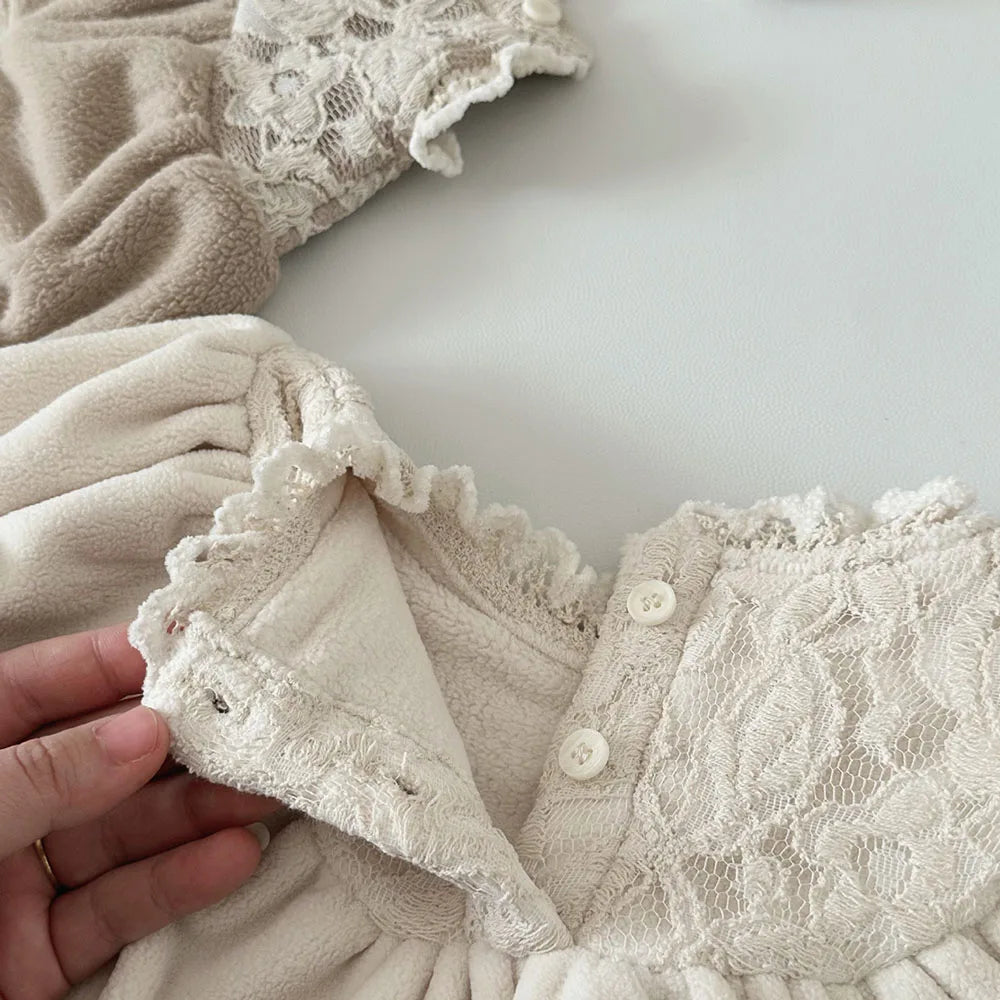 -ベビーロンパース フリース 刺繍レース 長袖ボディスーツ お出かけ 2カラー - mamahalo shop - 長袖ロンパース -  べビー服 - 子供服 - 男の子 - 女の子