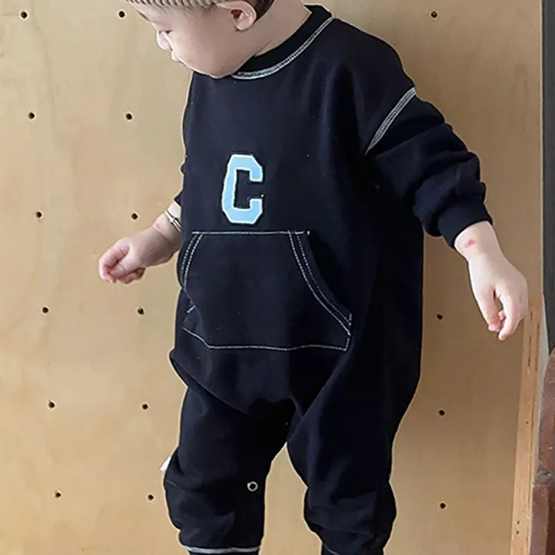 -ベビーロンパース 長袖ジャンプスーツ ポケット レターロゴワンポイント ベージュ/ブラック/2カラー - mamahalo shop - 長袖ロンパース -  べビー服 - 子供服 - 男の子 - 女の子