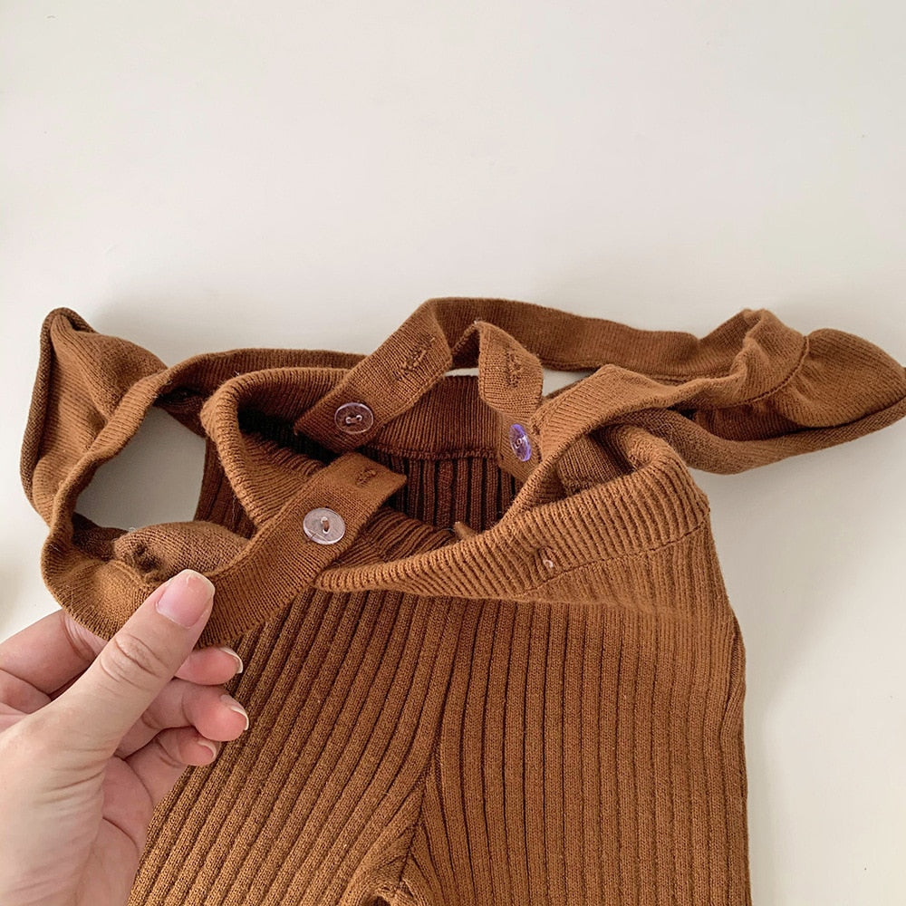 -ベビー キッズ サスペンダーパンツ ニット フリルショルダー サロペットパンツ ワイド フレアパンツ ベージュ ブラウン 2カラー ガールズ 女の子 子供服 - mamahalo shop - サロペットパンツ・サスペンダーパンツ -  べビー服 - 子供服 - 男の子 - 女の子