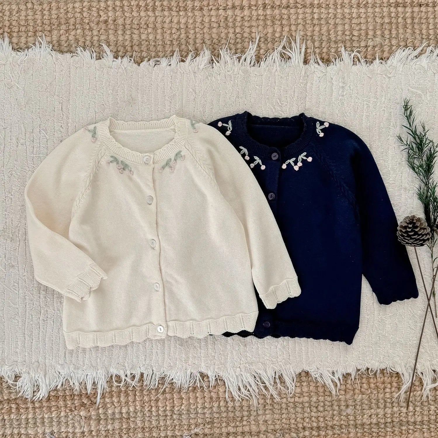 -キッズカーディガン フラワー花柄刺繍ワンポイントニットジャケット 2カラー - mamahalo shop - カーディガン・パーカー -  べビー服 - 子供服 - 男の子 - 女の子