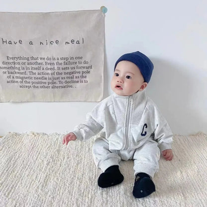 -ベビージャンプスーツ 長袖つなぎ 襟付き ジップアップ レターロゴ 2カラー【mh0006447】 - mamahalo shop - 長袖ジャンプスーツ -  べビー服 - 子供服 - 男の子 - 女の子