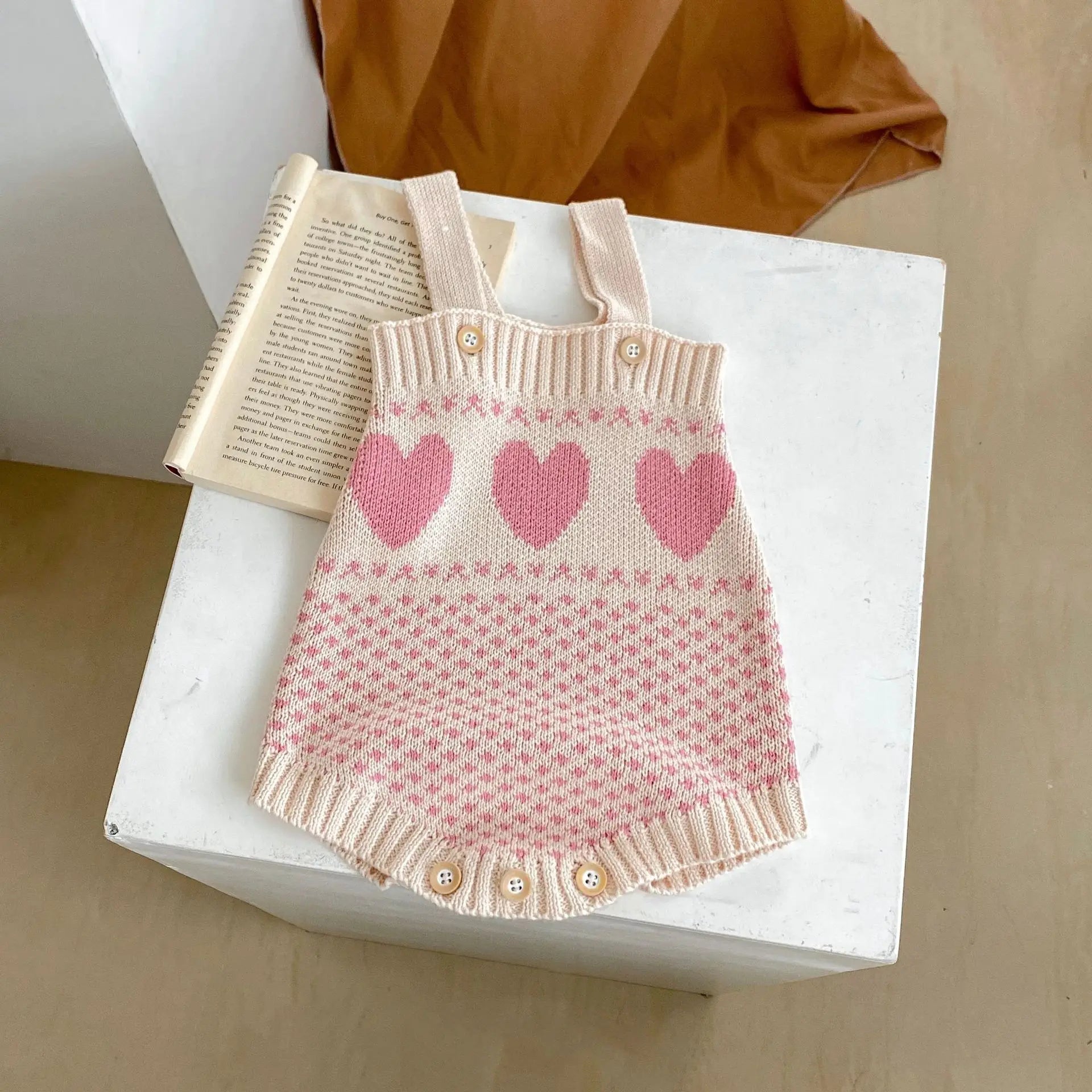 -ベビーカーディガン/ロンパース ハート柄ニットカーディガン/サスペンダーロンパース【mh0007345】 - mamahalo shop - ロンパースセットアップ -  べビー服 - 子供服 - 男の子 - 女の子