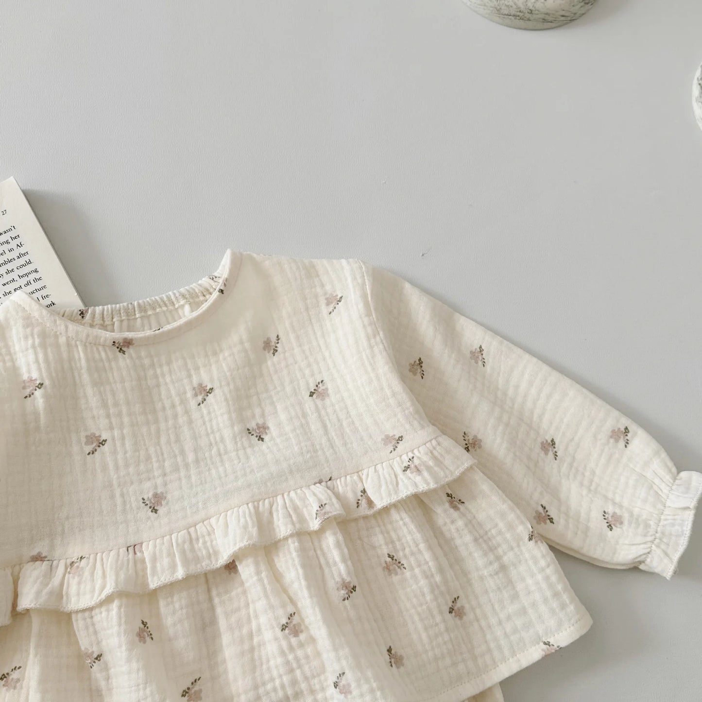 -ベビーセットアップ 2点セット 長袖ペプラムチュニックブラウス+ブルマパンツ フラワー小花柄プリント - mamahalo shop - 長袖セットアップ -  べビー服 - 子供服 - 男の子 - 女の子