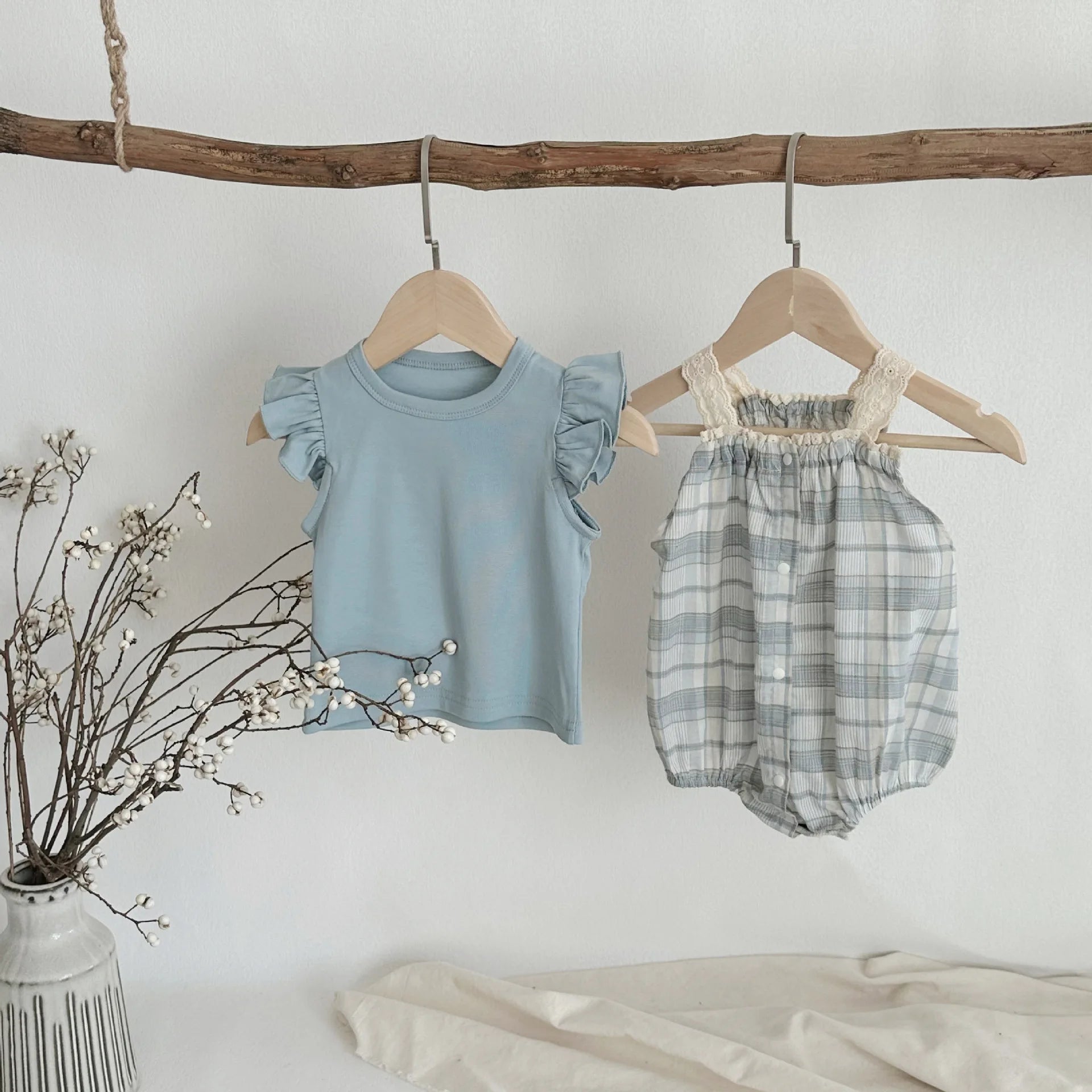 -ベビートップス/ロンパース フリルスリーブTシャツ/チェックサスペンダーボディスーツ【mh0005537】 - mamahalo shop - ノースリーブロンパース -  べビー服 - 子供服 - 男の子 - 女の子