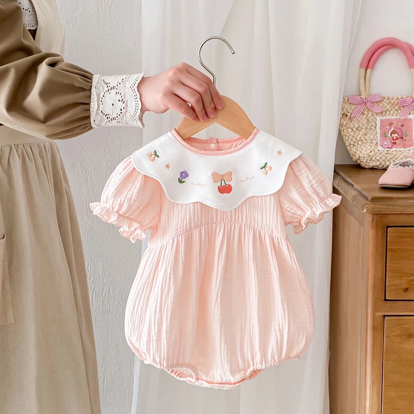 -ベビーロンパース 半袖ガーゼボディスーツ 刺繍サークル襟【mh0005610】 - mamahalo shop - 半袖ロンパース -  べビー服 - 子供服 - 男の子 - 女の子