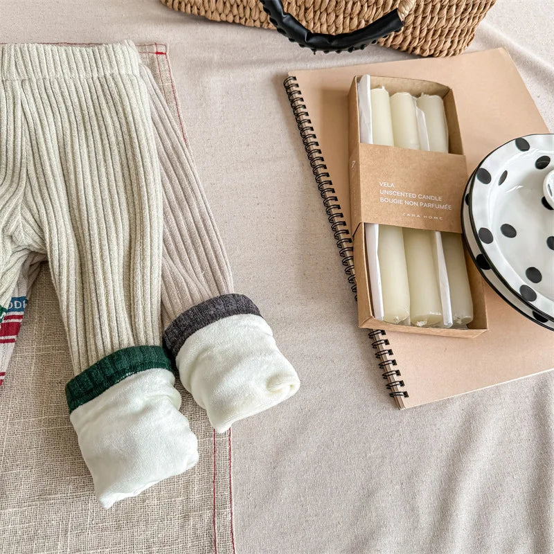 -キッズレギンスパンツ レターロゴパッチワーク 切り替えレギンス 裏フリース 2カラー ユニセックス 男の子 女の子 子供服 - mamahalo shop - レギンスパンツ -  べビー服 - 子供服 - 男の子 - 女の子