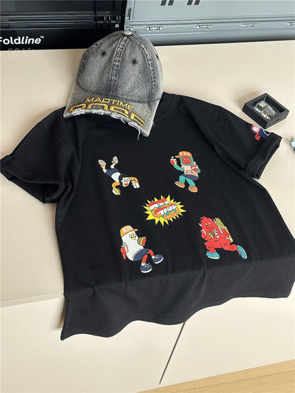 黒のキャラクター柄半袖Tシャツ、複数キャラとロゴプリント