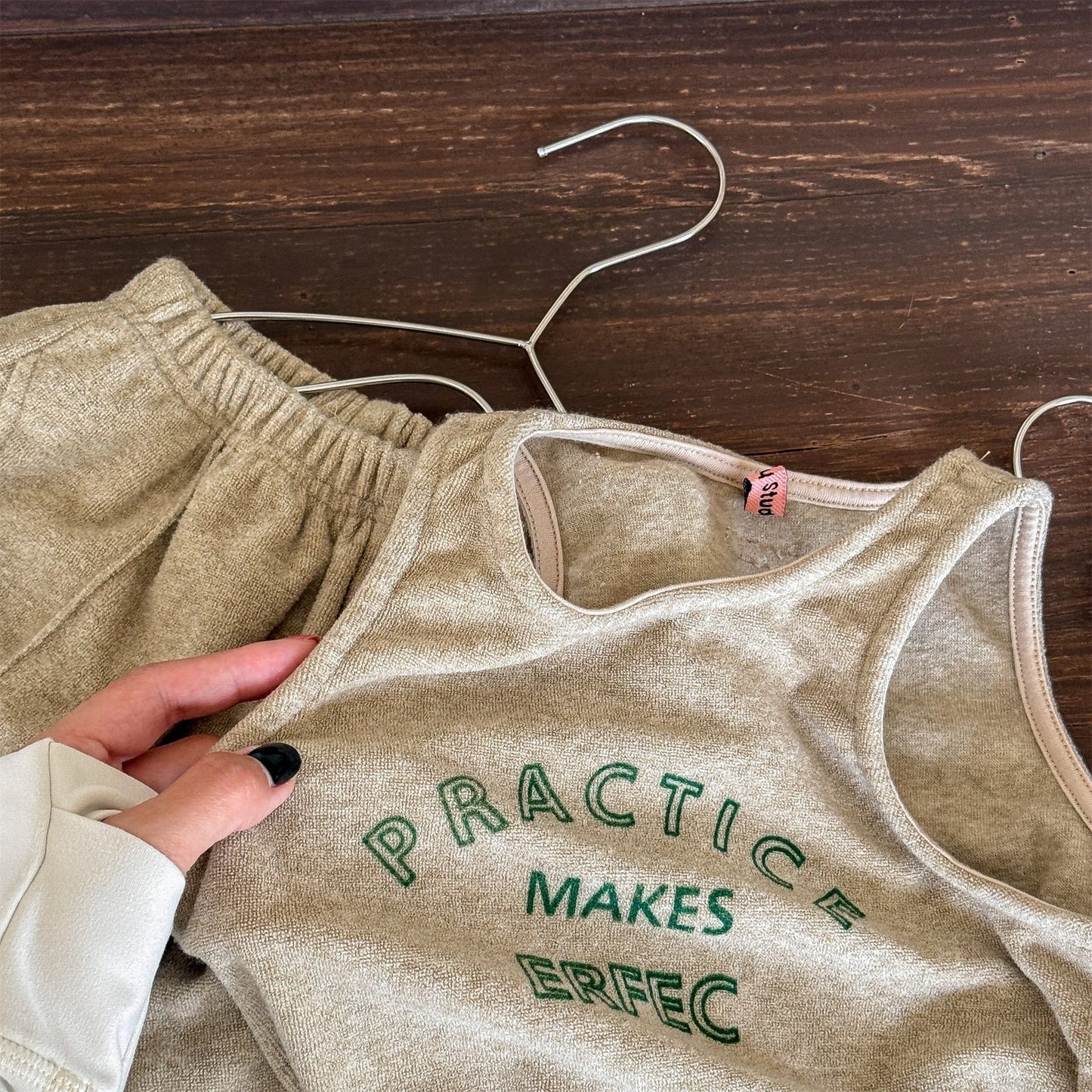 ノースリーブセットアップ ロゴ入りクロップドベスト+スウェットパンツセットアップ 2点セット【mh0010916】