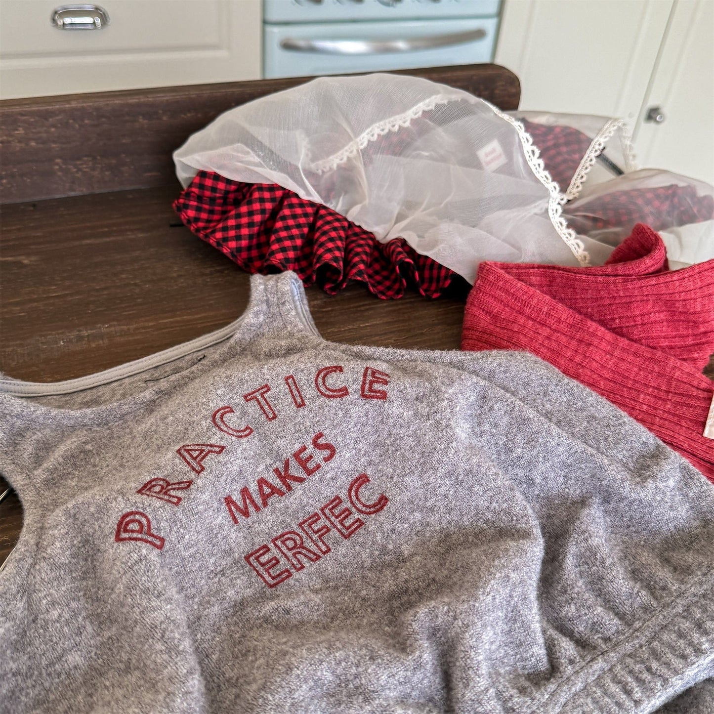 ノースリーブセットアップ ロゴ入りクロップドベスト+スウェットパンツセットアップ 2点セット【mh0010916】