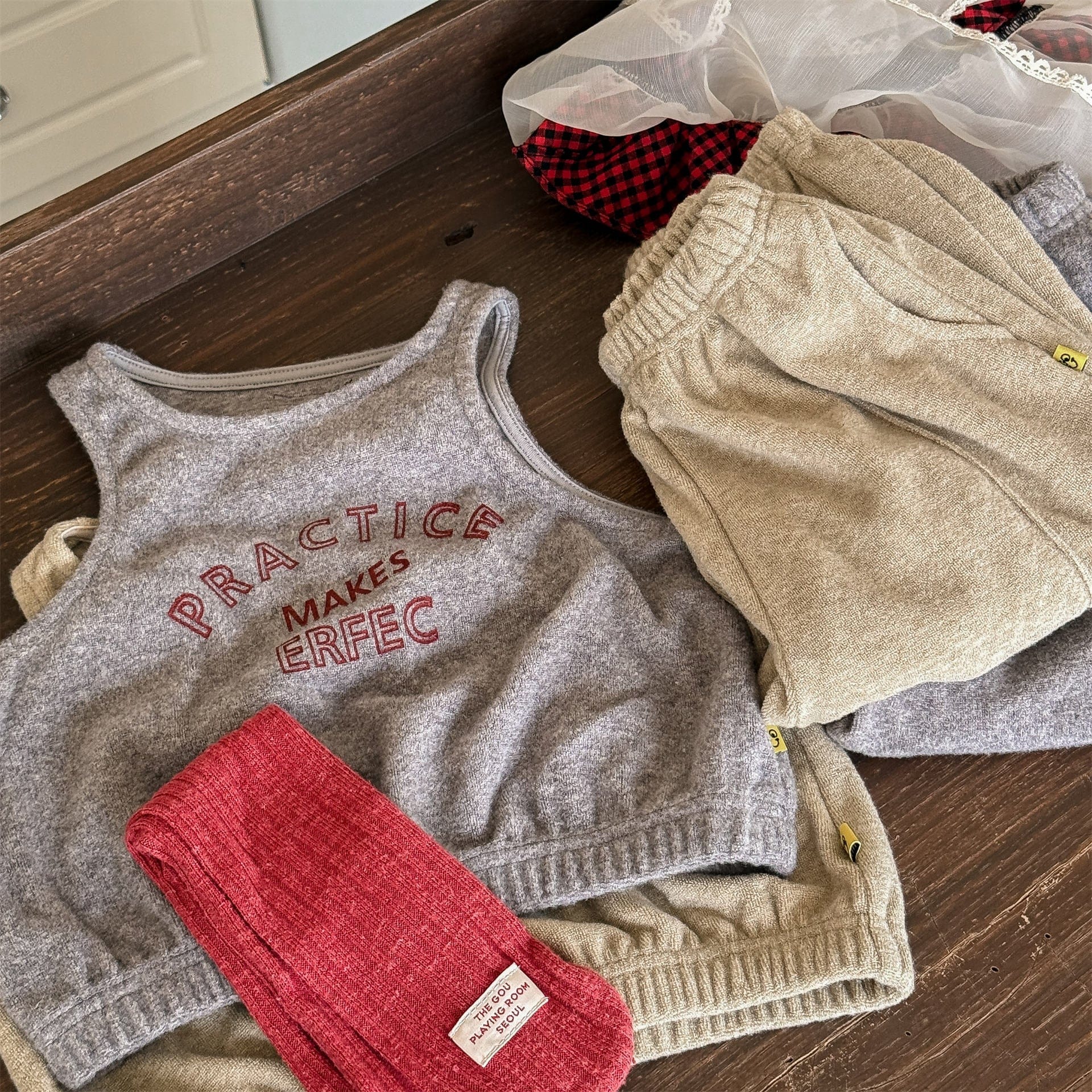 ノースリーブセットアップ ロゴ入りクロップドベスト+スウェットパンツセットアップ 2点セット【mh0010916】