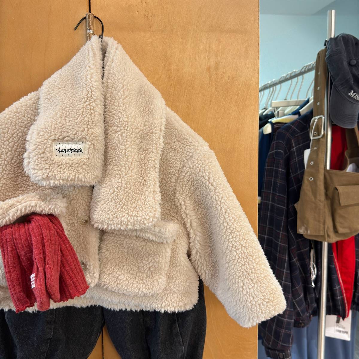 ショートコート・ジャケット・ジャンパー Beige / 80cm シープボアジャケット 2点セット もこもこアウター ビッグポケット マフラーセット【mh0011408】