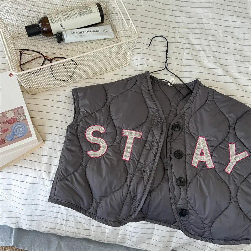 ベスト Dark Gray / 12M  80CM キッズベスト レターロゴ刺繍キルティングビッグシルエットベスト【mh0008457】