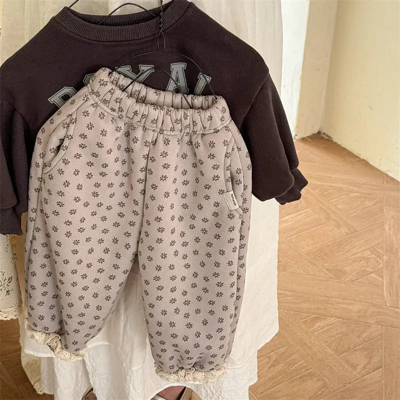 ロングパンツ・スウェットパンツ Gray Apricot / 5T (120) キッズパンツ 裾レースフラワープリント裏ボアフリース厚手スウェットパンツ【mh0007621】