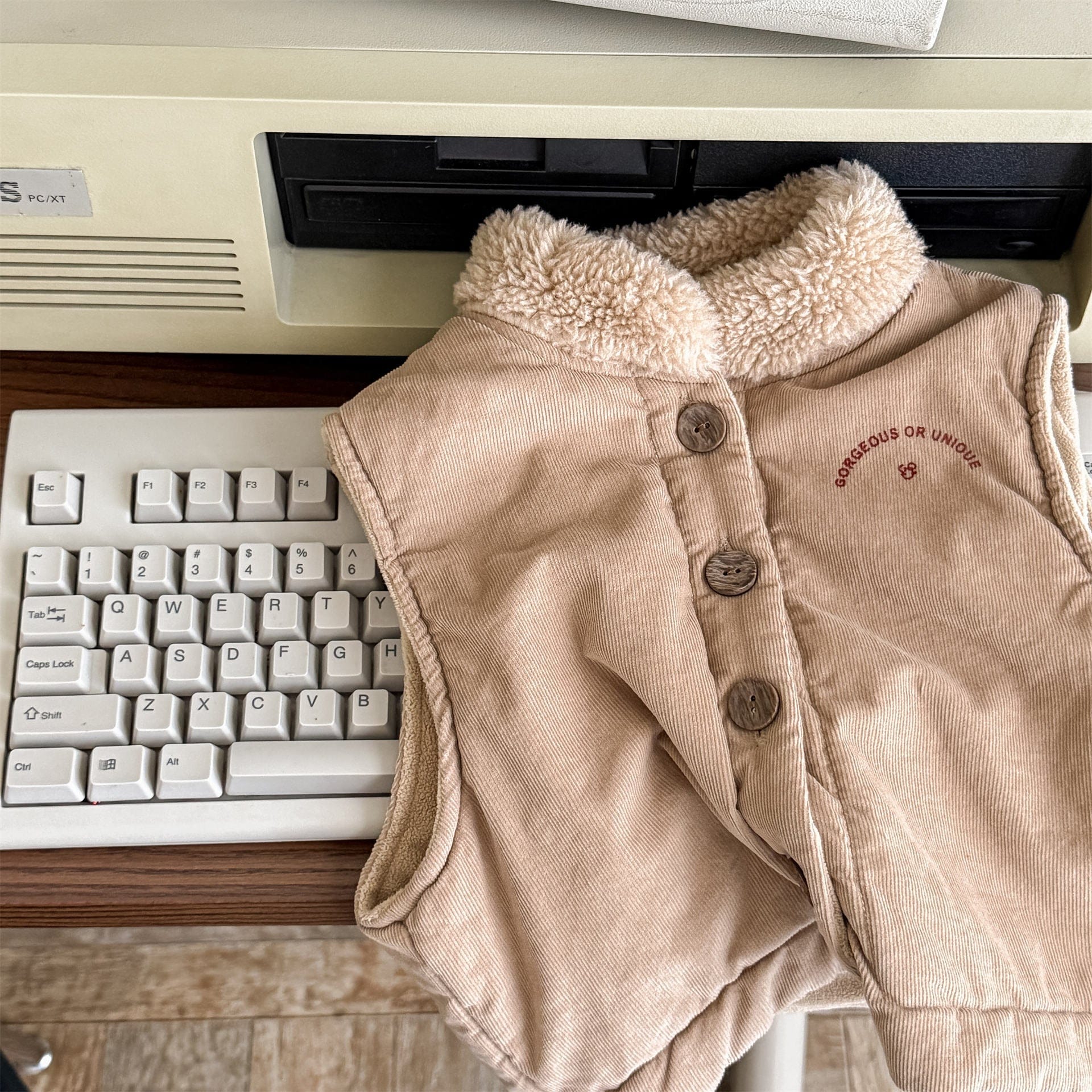 ベスト Khaki / 80cm ボア襟コーデュロイキルティングベスト刺繍入りアウター【mh0010915】