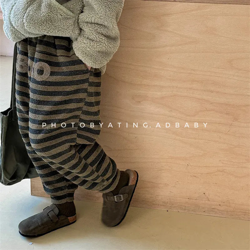 ロングパンツ・スウェットパンツ キッズパンツ ボアフリースボーダーロングスウェットパンツ【mh0008464】