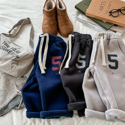 ロングパンツ・スウェットパンツ キッズパンツ ロゴプリント裏フリースロングスウェットパンツ【mh0008465】