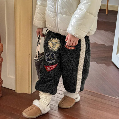 ロングパンツ・スウェットパンツ キッズパンツ ワッペンサイドラインボアフリースロングパンツ【mh0008475】