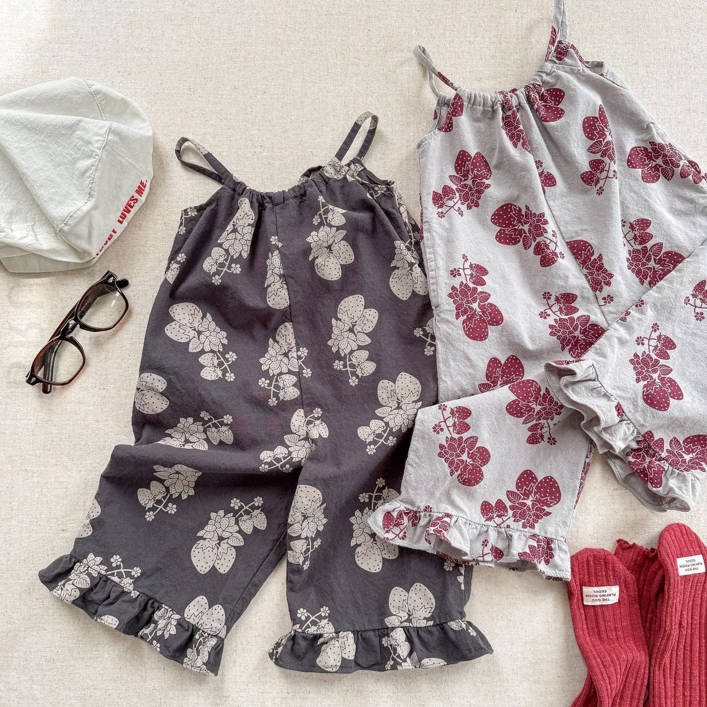 ノースリーブジャンプスーツ ストロベリープリントキャミソールジャンプスーツ【mh0010133】