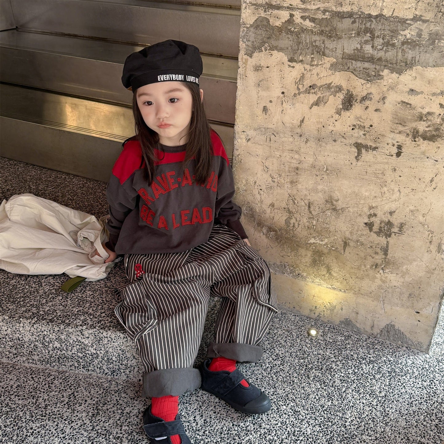 ロングパンツ・スウェットパンツ ワンポイント刺繍ストライプ/無地ワイドルーズカーゴパンツ【mh0010637】