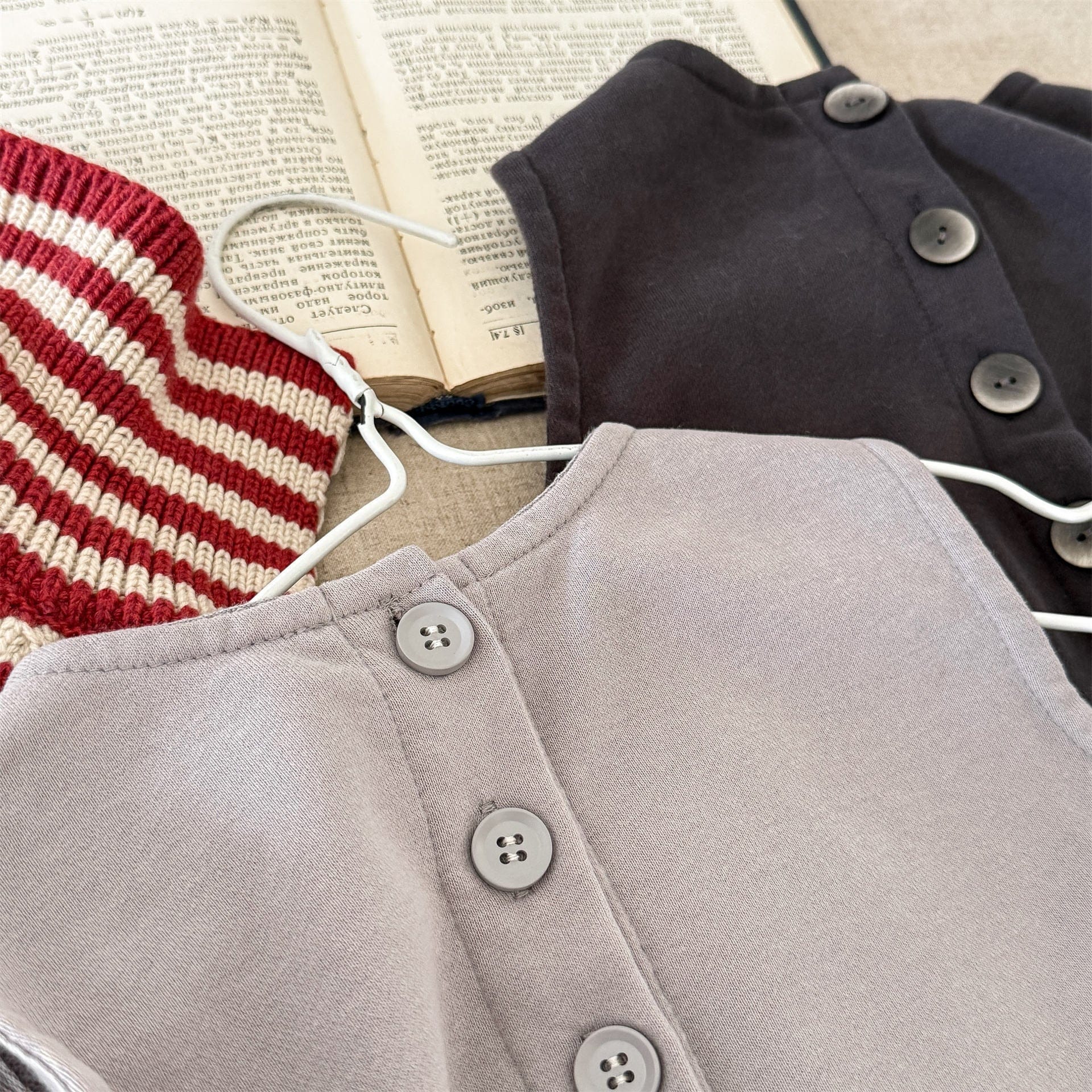 ノースリーブジャンプスーツ レターロゴプリントノースリーブワイドタックパンツジャンプスーツ【mh0010639】