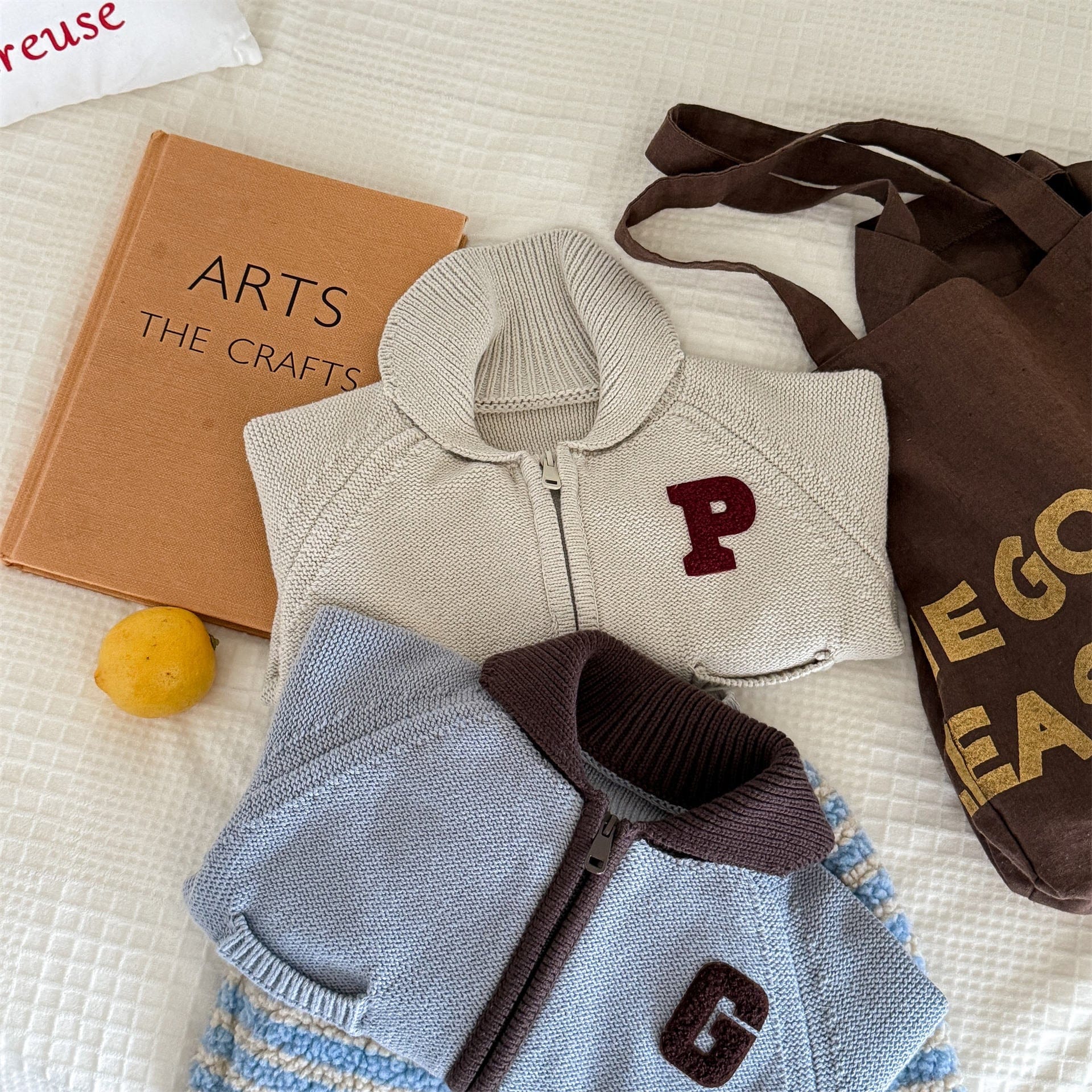 カーディガン・パーカー ワッペン付きジップアップニットカーディガンセーター【mh0010903】