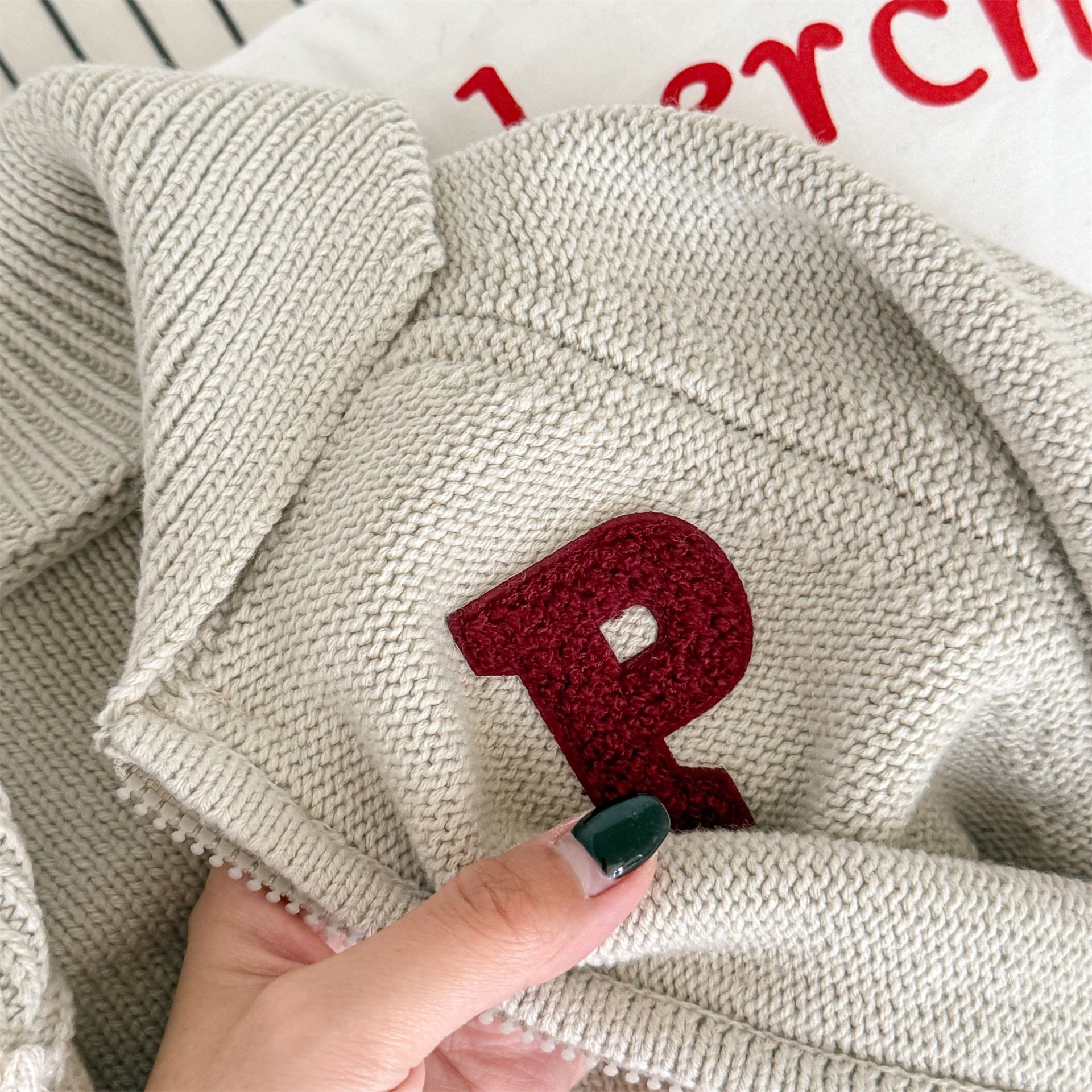 カーディガン・パーカー ワッペン付きジップアップニットカーディガンセーター【mh0010903】