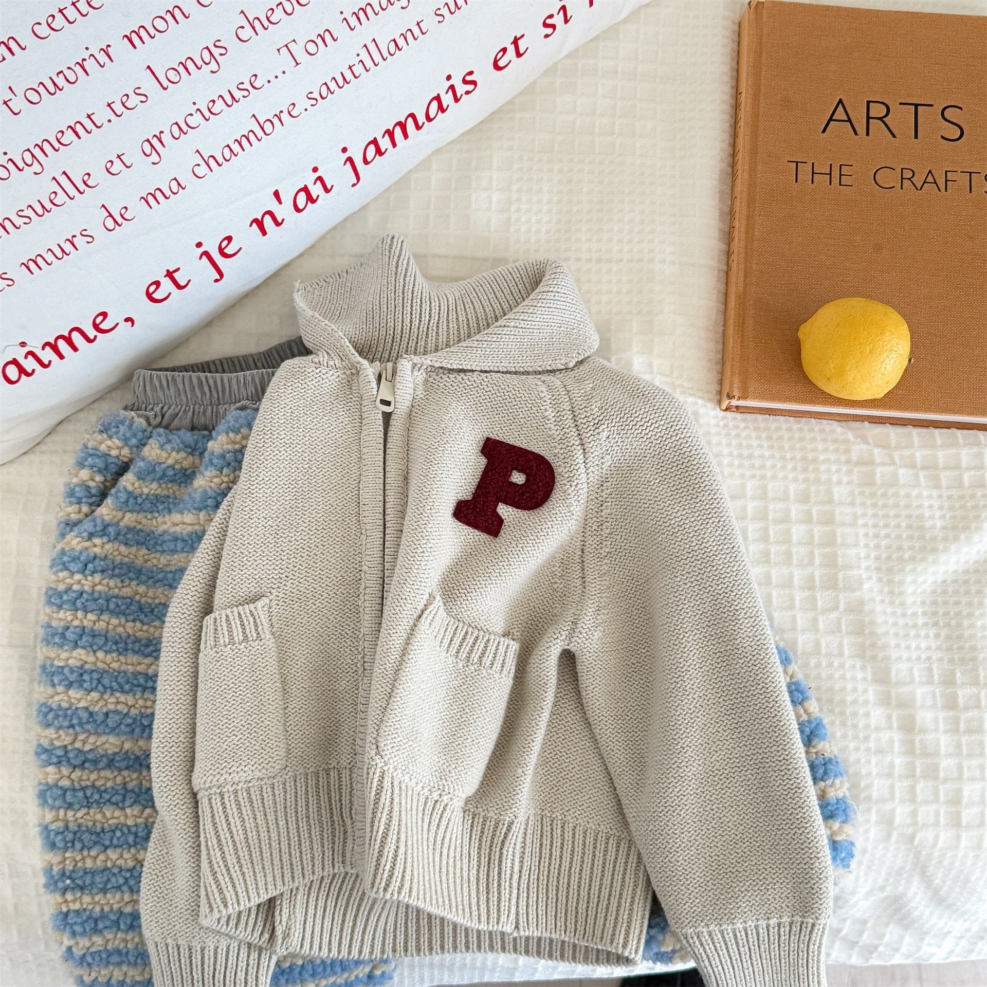 カーディガン・パーカー ワッペン付きジップアップニットカーディガンセーター【mh0010903】