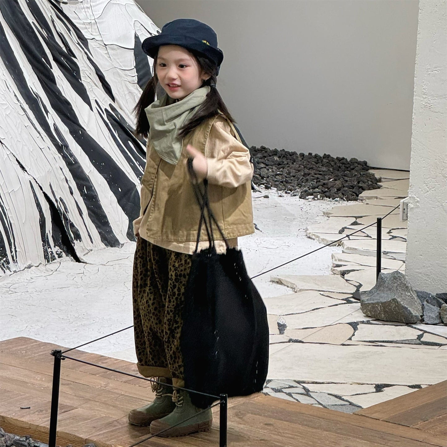 ロングパンツ・スウェットパンツ レオパード柄ワイドデニムパンツ【mh0010904】