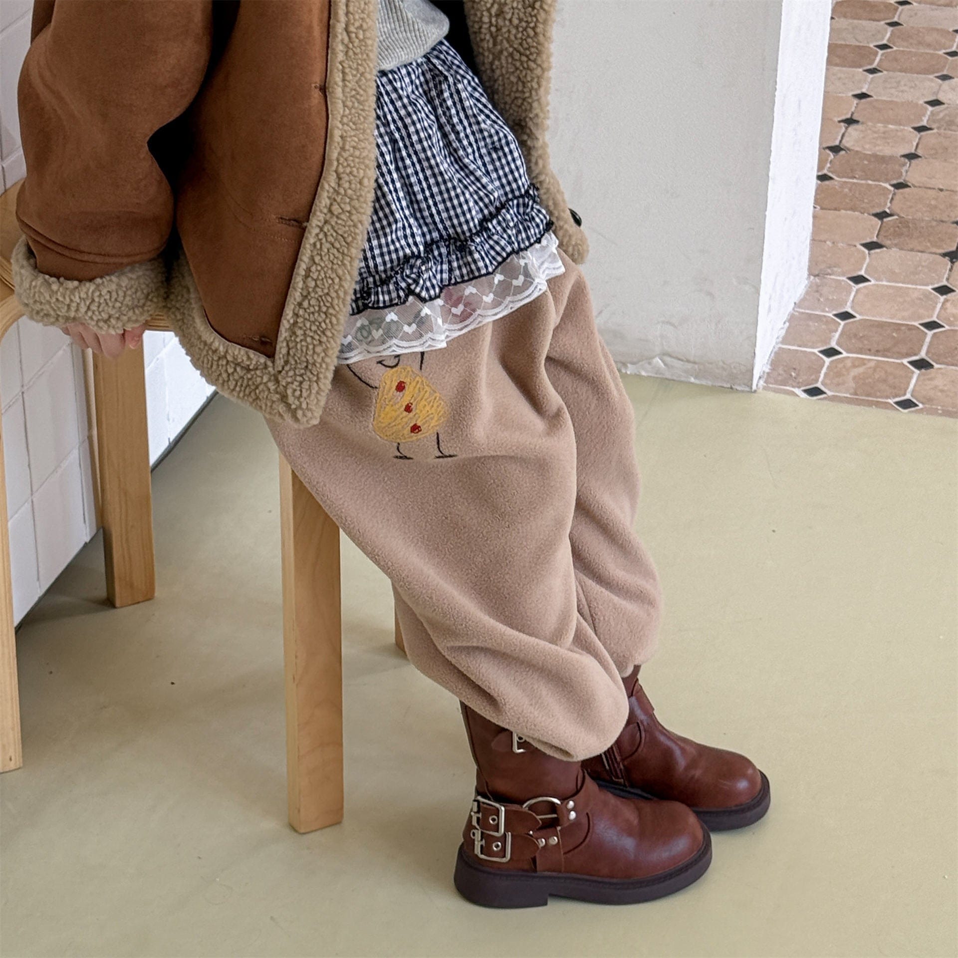 ロングパンツ・スウェットパンツ 刺繍入りコーラルベルベットジョガーパンツ裏起毛あったかボトムス【mh0010911】