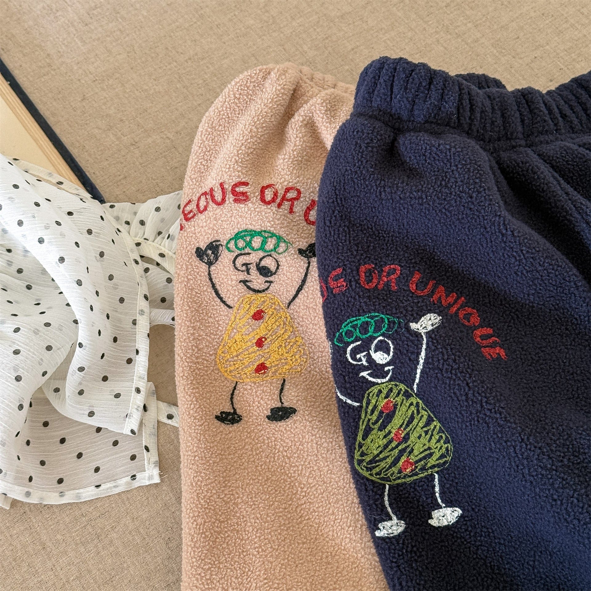 ロングパンツ・スウェットパンツ 刺繍入りコーラルベルベットジョガーパンツ裏起毛あったかボトムス【mh0010911】