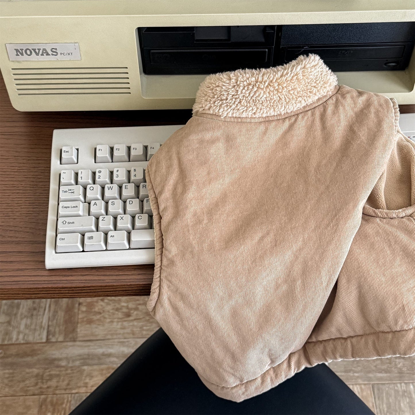 ベスト ボア襟コーデュロイキルティングベスト刺繍入りアウター【mh0010915】