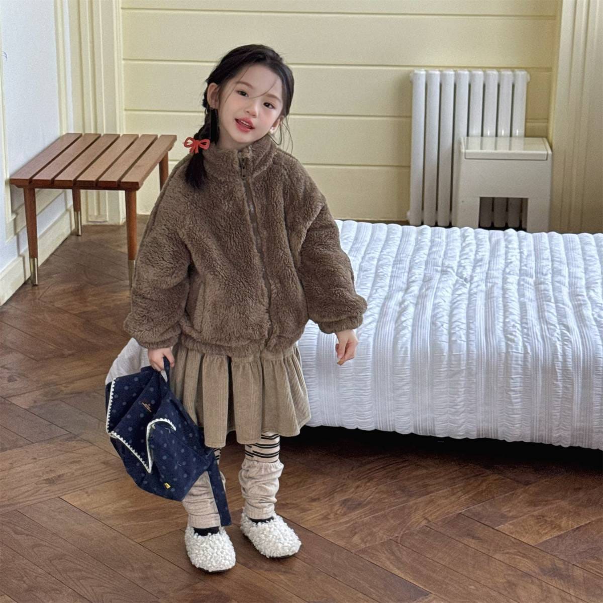 ショートコート・ジャケット・ジャンパー ボアジャケット アウター ジップアップ 腕ライン 刺繍入り もこもこ素材【mh0011398】