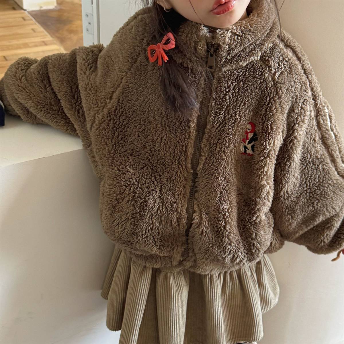 ショートコート・ジャケット・ジャンパー ボアジャケット アウター ジップアップ 腕ライン 刺繍入り もこもこ素材【mh0011398】